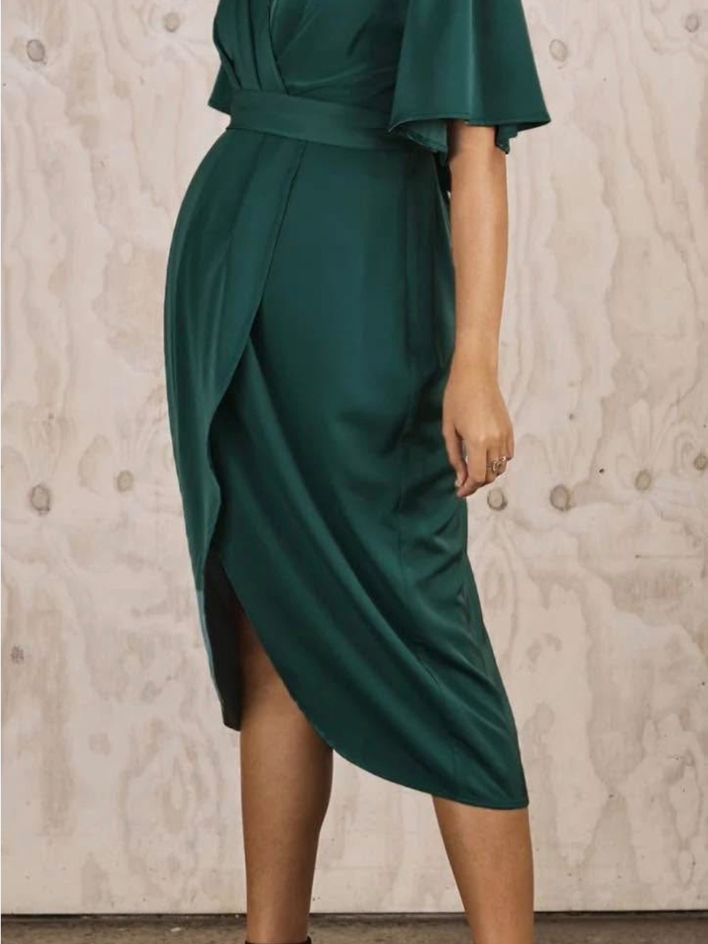 Angel Maternity
NOEMY MIDI
MATERNITY/NURSING WRAP
DRESS IN GREEN M